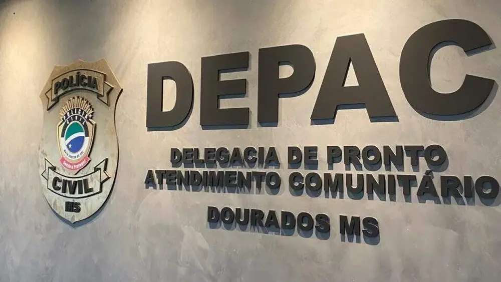 Rapaz é baleado ao atender chamado na porta em Dourados